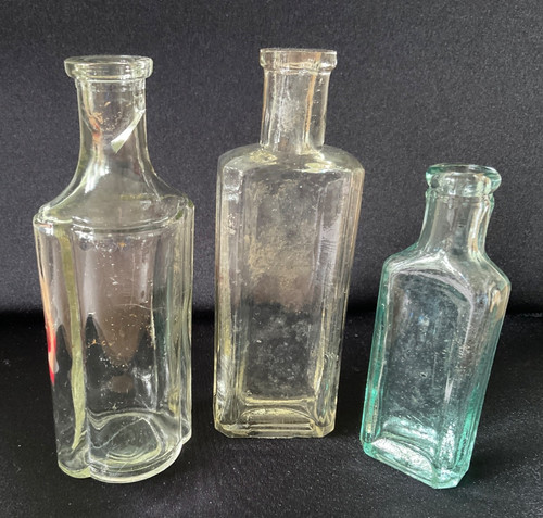 Vintage shouldered glass - x,