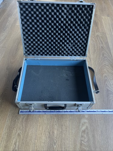 Large metal and padded camera - metal,