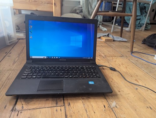 Lenovo b590 laptop core - i3, 4gb