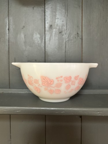 Vintage pyrex pink gooseberry - vintage,