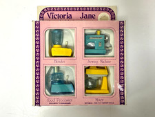 Vintage Victoria Jane Debenhams Sindy Doll Appliances Sewing Machine