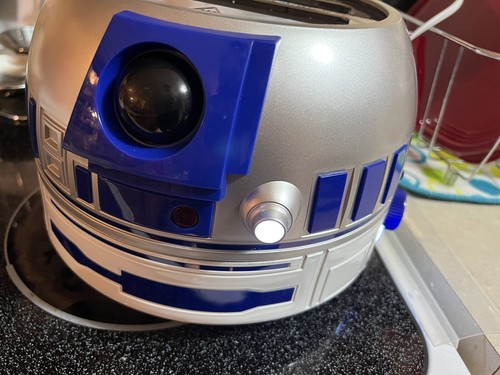 Uncanny brands tste - brands, tste-srw-r2d2