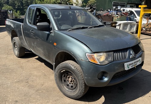 Mitsubishi l200 club cab - mitsubishi,