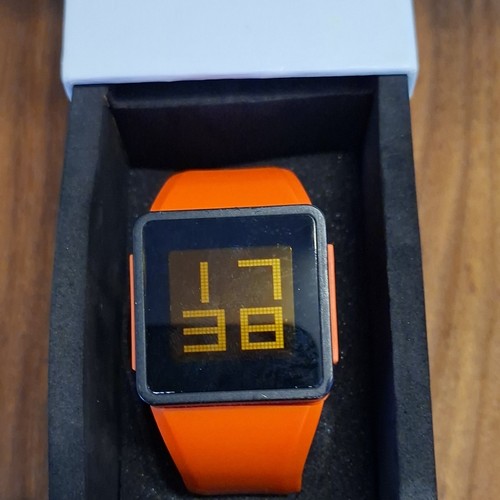 Nixon newton digital - digital, square