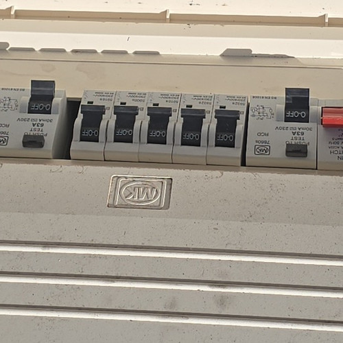 7860s consumer unit - mk,
