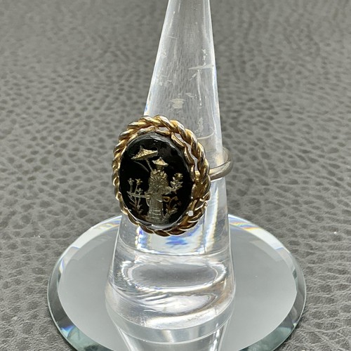 Ring size black - 7, glass