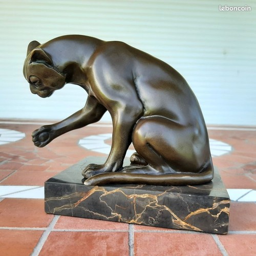 Cat bronze sculpture playing - cat,