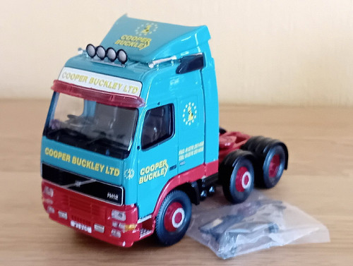 Corgi cc12429 volvo fh - corgi,