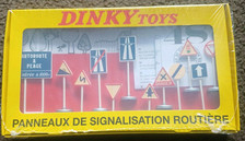 DINKY TOYS Plastic Road Signs in Original Sealed Packaging