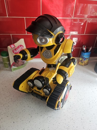 Wowwee robotics the nostalgic - wowwee,