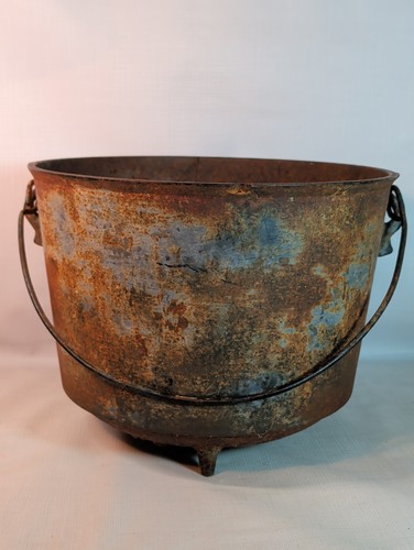 Antique cast iron bean - antique,