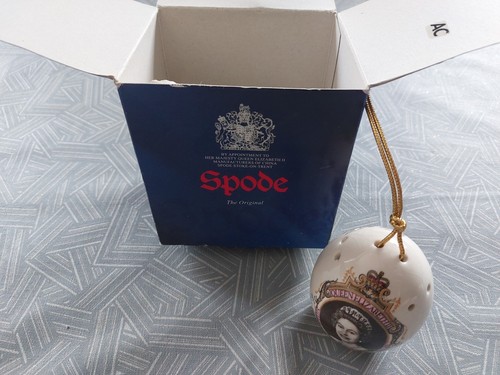 Spode pomander egg 1977 qeii - pomander,