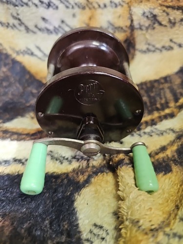 Vintage penn 77 - 77, fishing