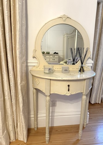 Shabby chic dressing table - shabby,