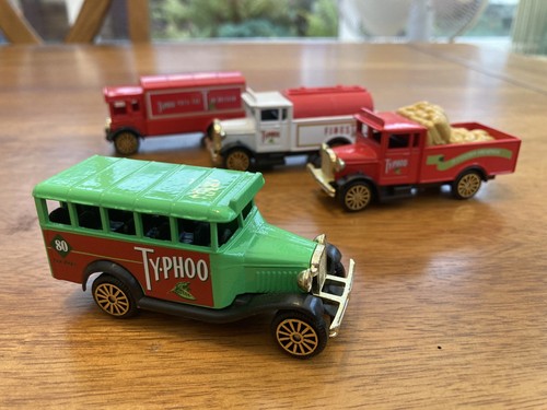 Set corgi typhoo trucks - of,