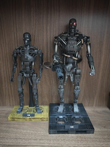 Hot toys terminator 700 - terminator, t-700