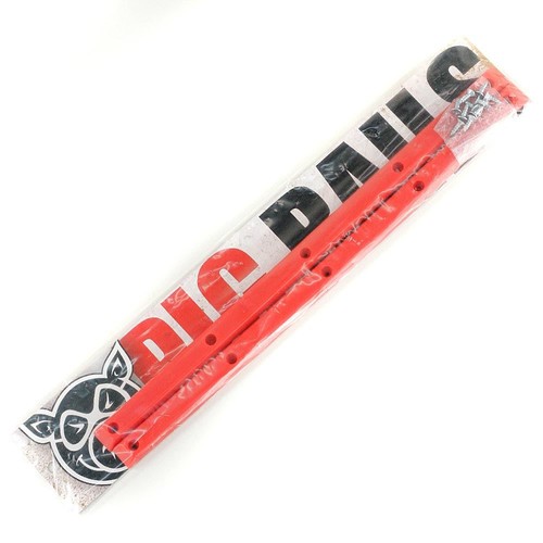 Pig skateboard rails red old - skateboard,