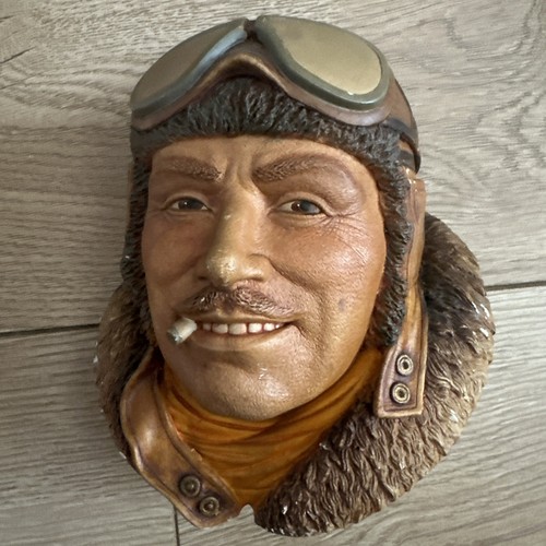 Vintage 1982 legends - vintage, chalkware