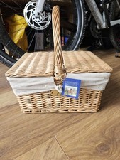 Nantucket, Wicker Picnic