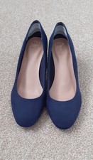 M & S Womens Navy  Faux Suede Block Heel Court Shoes Size 7.5 W Free Delivery