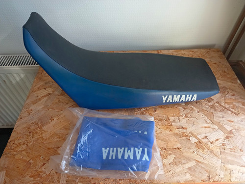 Yamaha dt125re seat - 04-07,