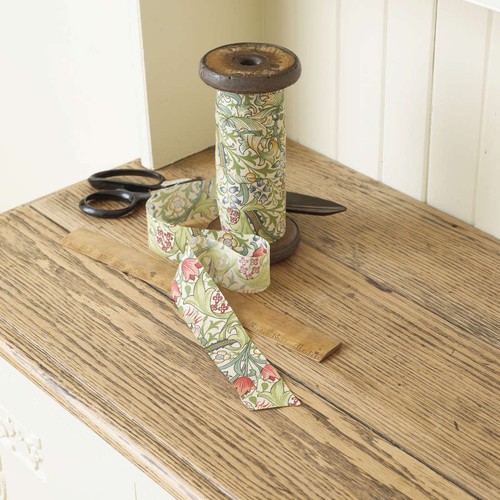 William morris golden - golden, lily