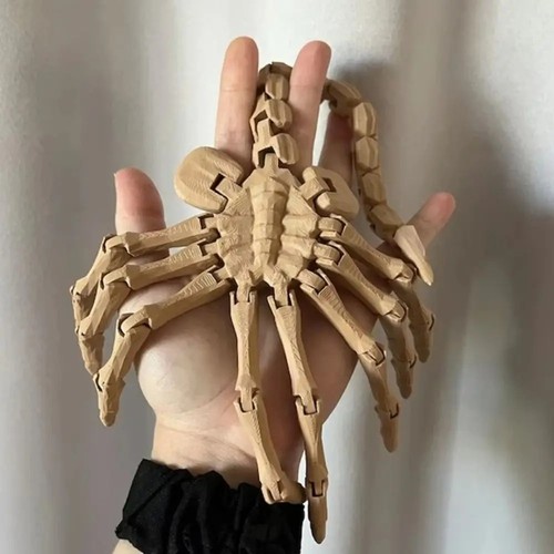 Alien facehugger moveable - alien,