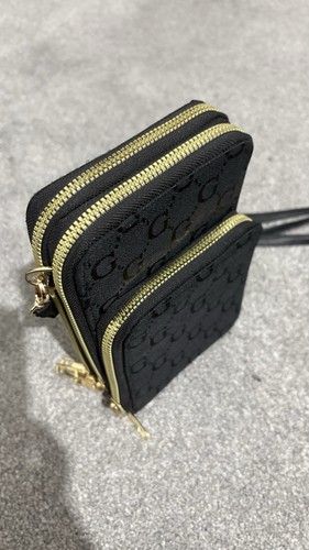 Black zipped phone travel - zipped,