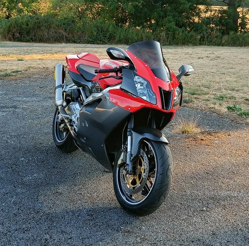 Aprilia rsv1000 gen - rsv1000,
