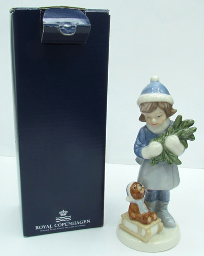 Royal copenhagen figurine 033 - royal,