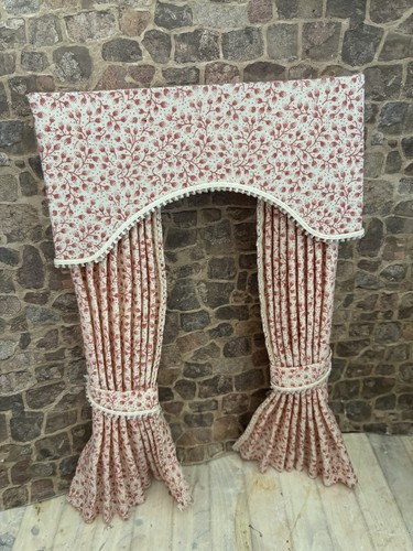 Dolls house scale - 1/12,