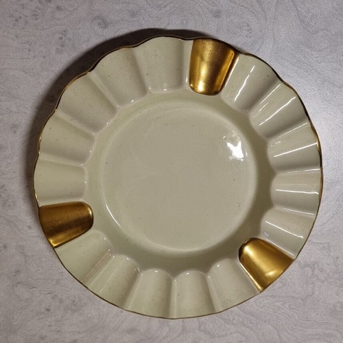 Vintage carlton ware round - carlton,