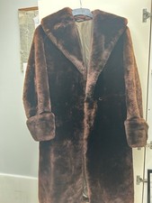 Vintage Ladies Fur Coat In
