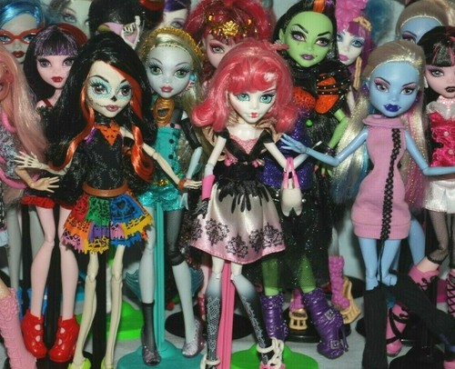Monster high dolls - high,