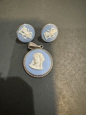 Vtg Wedgwood Blue Sterling Earrings And Pendant