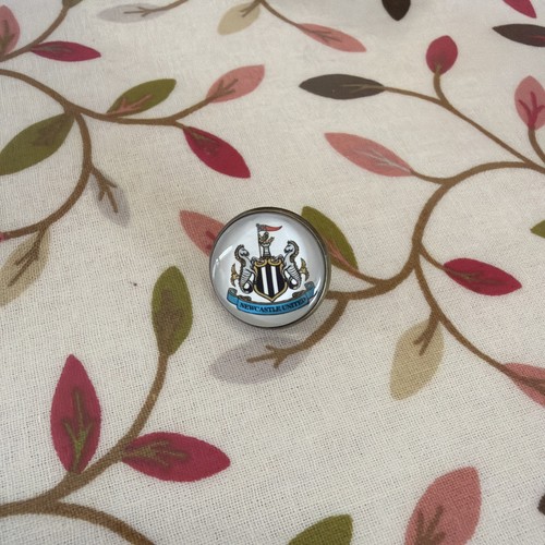 Newcastle united pin badge - united,