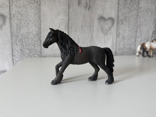 Retired schleich friesian - schleich,