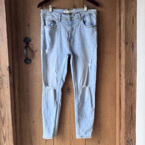 Zara jeans ripped knee - zara,