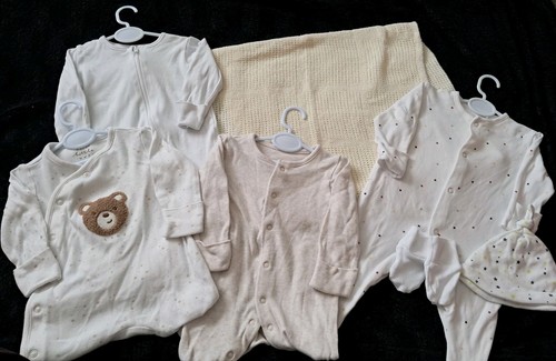 Unisex babys clothes - babys,