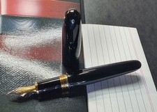 Urushi Lacquered Fountain Pen Flexible Nib Black