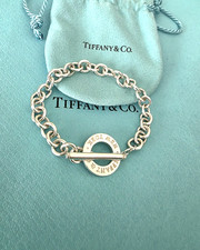 Tiffany & Co. Toggle Logo Clasp Charm 7.5 inches Silver Chain Bracelet, RRP £480