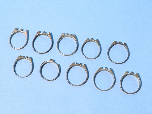 Various sized 925 - sized, silver