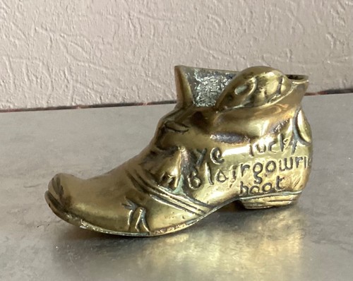 Antique brass boot vesta - brass, /