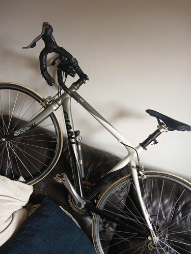 Giant scr road bike - road,