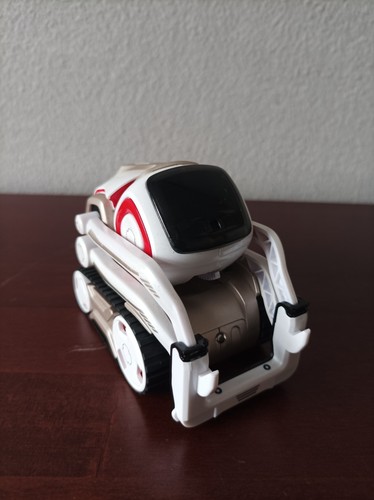 Anki cozmo robot - cozmo,