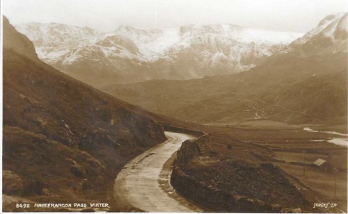 Nantfrancon pass winter - pass,