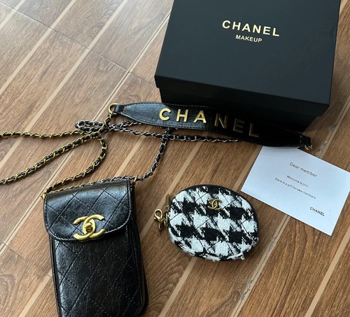 Chanel beauty smartphone pouch - beauty,