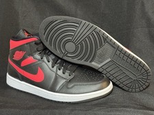 Air Jordan 1 Retro Mid Black