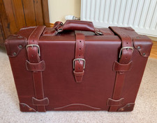 Saddleback Leather Grandfather Carry on Leather Suitcase + Luggage Tag, Chestnut