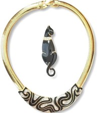 Vintage Trifari Gold Tone